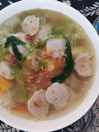 Langkah Mudah untuk Menyiapkan Resep Sup sayur dan pentol yang Lezat Anti Ribet, Bisa Manjain Lidah