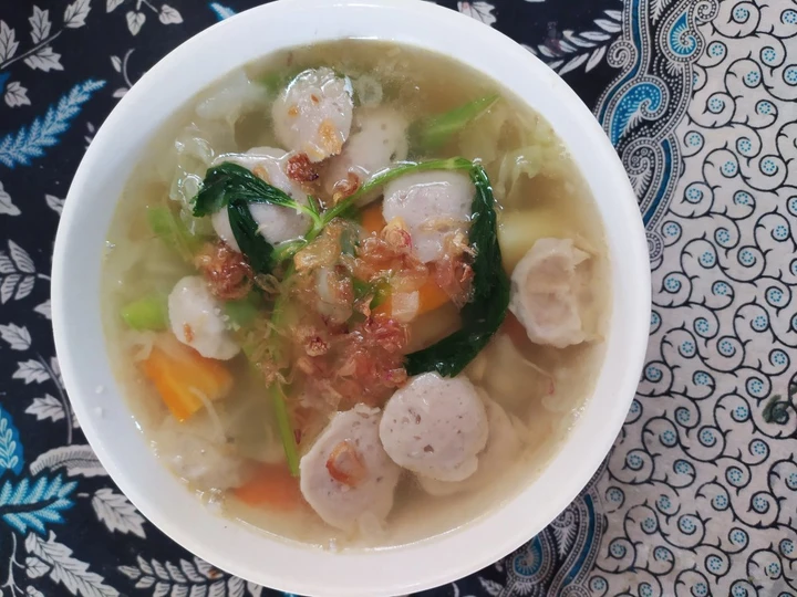 Langkah Mudah untuk Menyiapkan Resep Sup sayur dan pentol yang Lezat Anti Ribet, Bisa Manjain Lidah