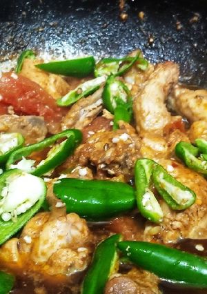 A picture of Chicken karahi.