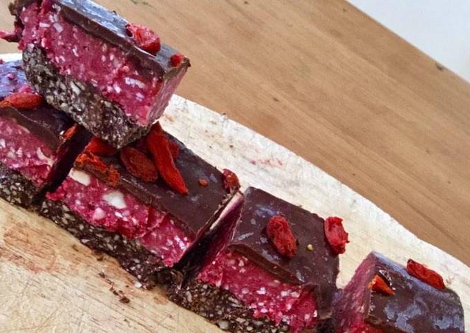 Steps to Make Favorite Raspberry chocolate raw slice