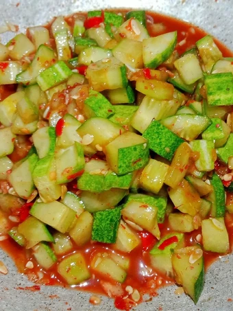 Langkah Gampang Menyiapkan Resep  Reuceuh bonteng (rujak timun) yang Lezat, Lezat Sekali