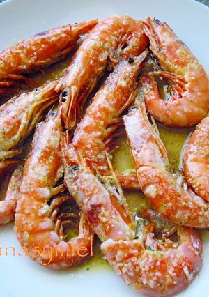 Foto principal de Gambas al horno en salsa verde
