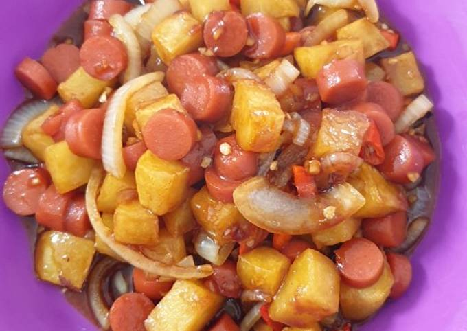 Resep Tumis sosis dan kentang masak kecap yang Enak
