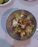 ผัดกะหล่ำใส่หมู
