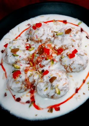 मधुर बड़ा (Madhur bada recipe in hindi) रेसिपी मुख्य फोटो