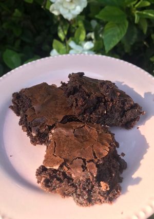 Una foto de Brownie con cacao y aceite