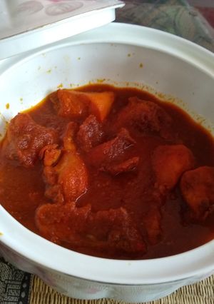 A picture of Butter chicken.