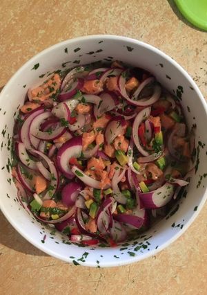 Una foto de Ceviche de salmón