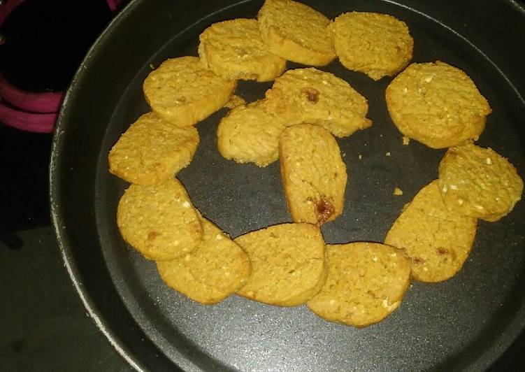 ओट्स आटा बिस्कुट (Oats aata biscuit recipe in hindi)