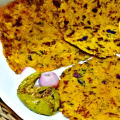 Mooli methi makai Thepla A picture of Mooli methi makai Thepla.