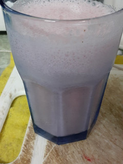 Una foto de Licuado de frutilla sin azúcar 🤓