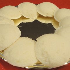 A picture of Idli இட்லி.
