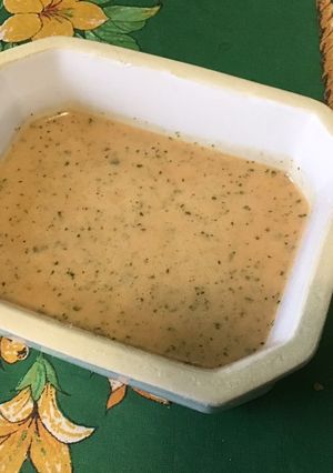 Une photo de Sauce salade moutarde épices pêche