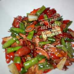 รูปของ Oseng kulit melinjo, kacang panjang campur teri