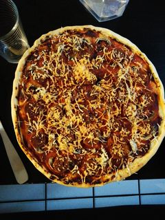 Une photo de Pizza chorizo-champignons