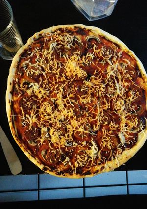 Une photo de Pizza chorizo-champignons