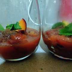 Una foto de Ciruelas flambeadas con Mistela y vodka 🍑🍨¡exquisito postre!