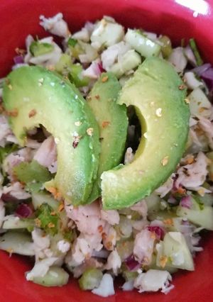 Una foto de Ceviche con pescado cocinado