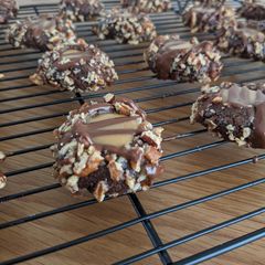 A picture of Turtle Cookies.