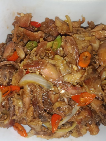 Cara Gampang Membuat Ayam suwir pedas manis yang Enak