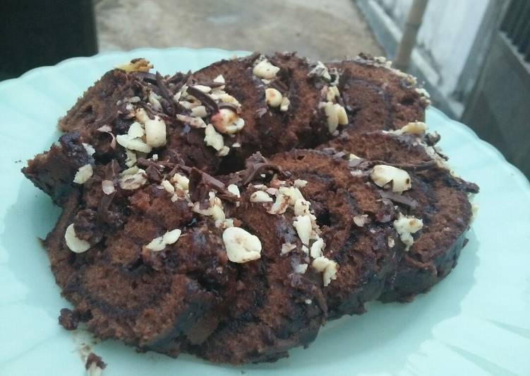 Bagaimana mengolah Roti Gulung Coklat Alakadarnya yang nikmat