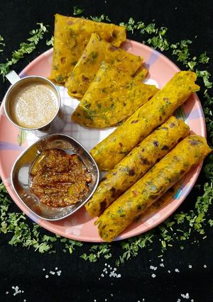 દૂધી મેથી ના થપેલા(Dudhi methi na thepla recipe in Gujarati) રેસીપી મુખ્ય ફોટો