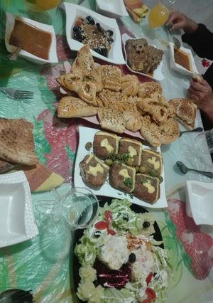 صورة لوصفة طاولة غداء متواضعة