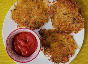 Une photo de Rösti (galettes de pomme de terre) - vegan, sans gluten