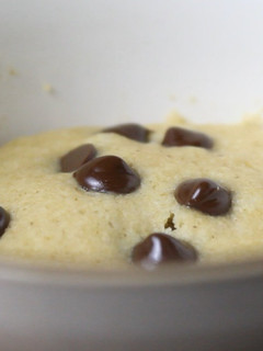 Una foto de Mug cake de avena y naranja en 1 min (microondas) - 👉 Recetas postres veganos fáciles