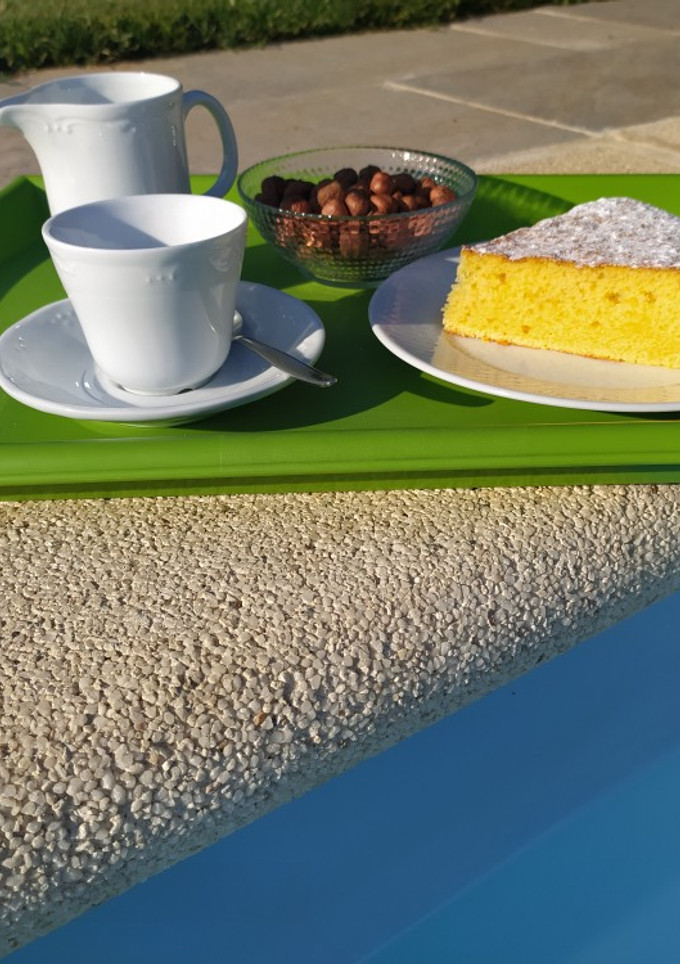 Una foto de Bizcocho de leche condensada y limón