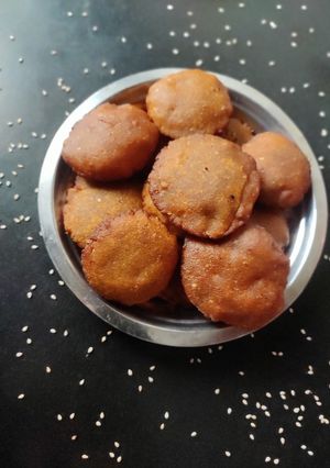 બાજરા ના વડા (Bajra Vada Recipe in Gujarati) રેસીપી મુખ્ય ફોટો
