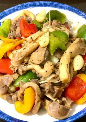 Hình của món Mề Gà Xào Nấm & Ớt Chuông.