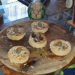 A picture of Bread wheels.