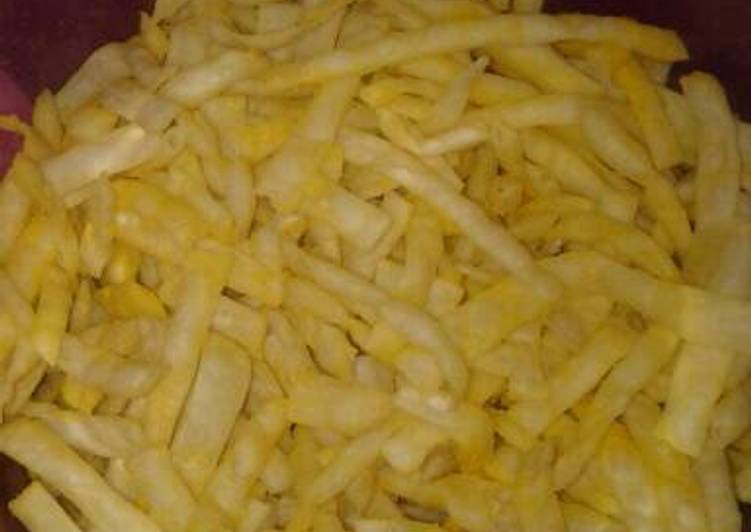 Cemilan stik kulit pangsit