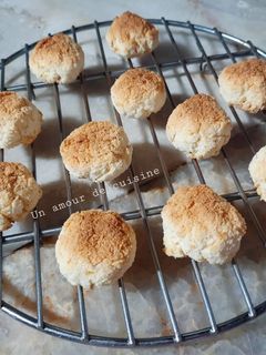 Une photo de Rochers a la noix de coco 🥥