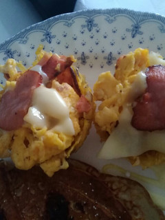 Una foto de Canapés de plátano rellenos
