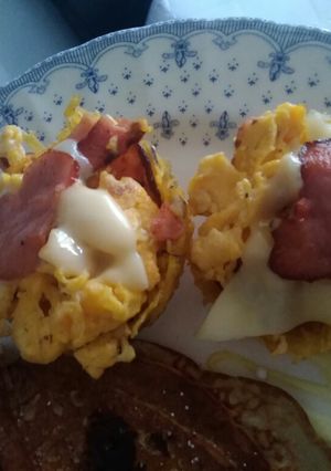 Una foto de Canapés de plátano rellenos