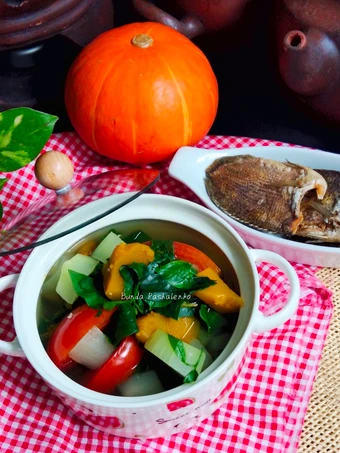 Cara Mudah Menyiapkan Resep  Sayur Bening Daun Katuk Labu Kuning yang Lezat, Bisa Manjain Lidah