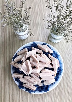 Hình của món Xôi Hoa Đậu Biếc.
