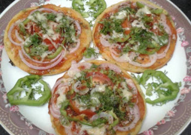 Moong dal mini tawa pizza