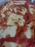 Lasagna con carne de cerdo y crepes de arvejas