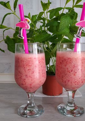 Φωτογραφία της συνταγής Smoothie φράουλα🍓 μπανάνα🍌 με γάλα βρώμης