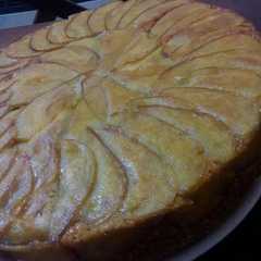 A picture of Torta de manzana invertida.