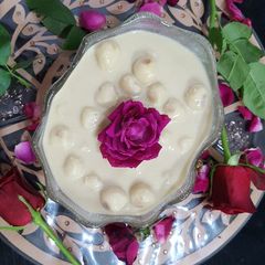 A picture of Rice dumplings in coconut milk.
