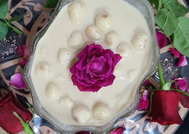 Rice dumplings in coconut milk