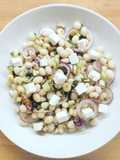 Insalata di fagioli tondini con feta e noci