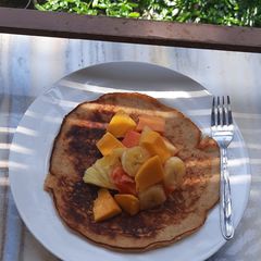 A picture of Oats flour pancake with horlicks.