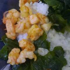 A picture of Tumis udang bumbu instan.