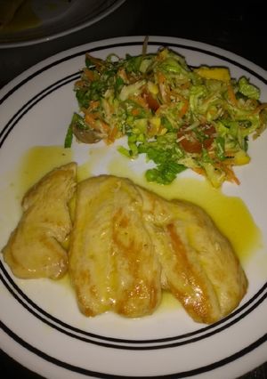 Una foto de Pechuga de pollo en salsa de naranja