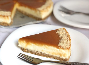 Karamellás sajttorta recept fotója